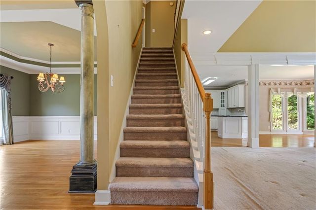 421 Clubview Drive, Woodstock, GA 30189