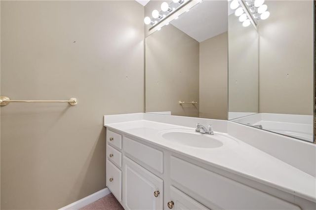 421 Clubview Drive, Woodstock, GA 30189