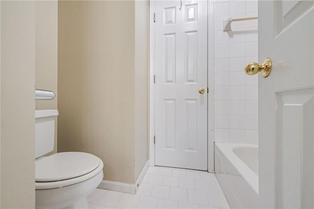 421 Clubview Drive, Woodstock, GA 30189