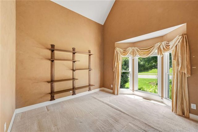 421 Clubview Drive, Woodstock, GA 30189