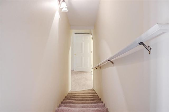 421 Clubview Drive, Woodstock, GA 30189