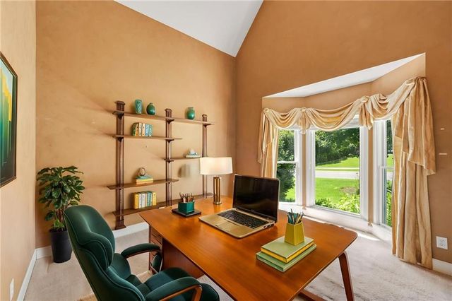 421 Clubview Drive, Woodstock, GA 30189