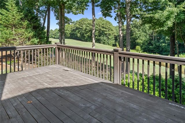 421 Clubview Drive, Woodstock, GA 30189