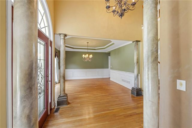 421 Clubview Drive, Woodstock, GA 30189
