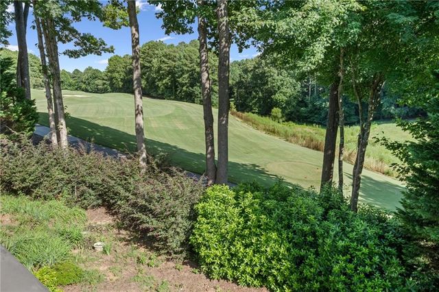 421 Clubview Drive, Woodstock, GA 30189