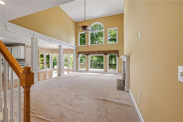 421 Clubview Drive, Woodstock, GA 30189
