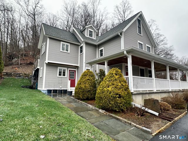8 Woodside Avenue, Seymour, CT 06483