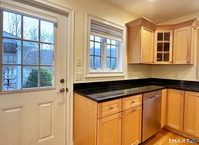 8 Woodside Avenue, Seymour, CT 06483