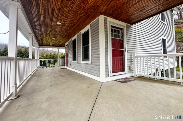 8 Woodside Avenue, Seymour, CT 06483