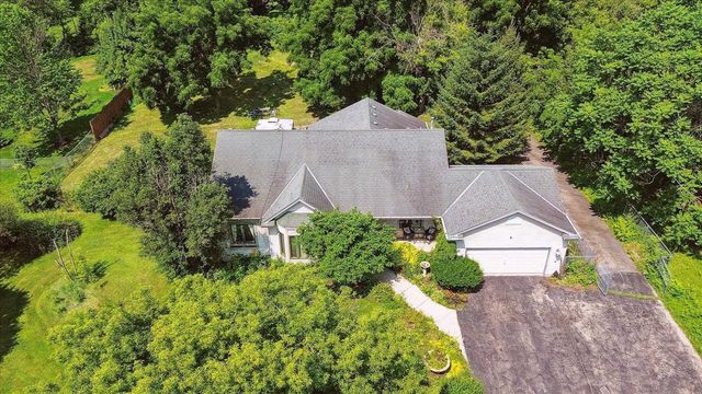 N3131 CENTER STREET, Lake Geneva, WI 53147