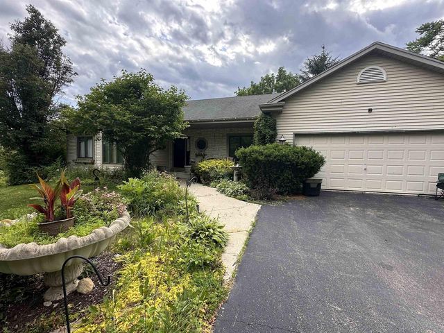 N3131 CENTER STREET, Lake Geneva, WI 53147