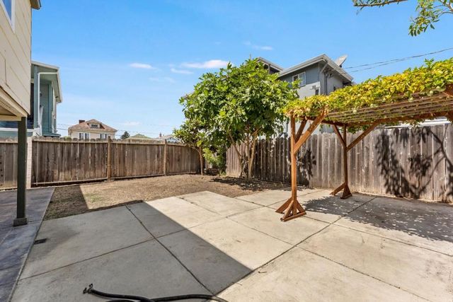 1511 19th Avenue, Oakland, CA 94606
