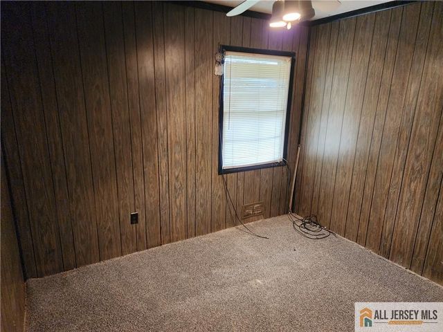 130 Garden Terrace, Edison, NJ 08817