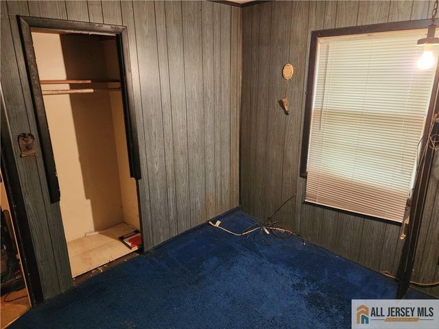 130 Garden Terrace, Edison, NJ 08817