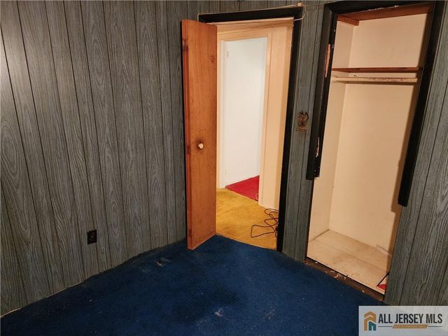 130 Garden Terrace, Edison, NJ 08817