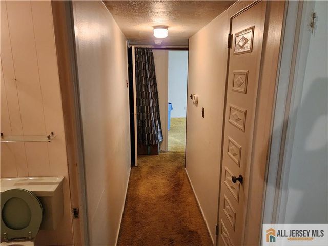 130 Garden Terrace, Edison, NJ 08817