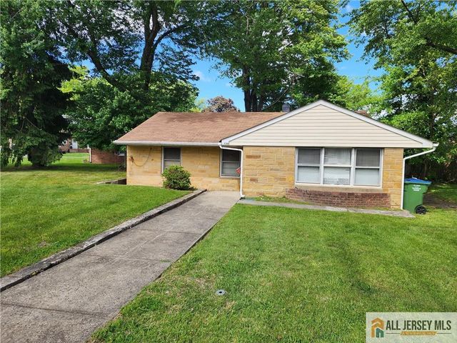 130 Garden Terrace, Edison, NJ 08817