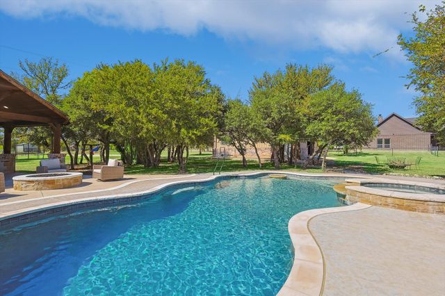 130 Antler Ridge Court, Azle, TX 76020