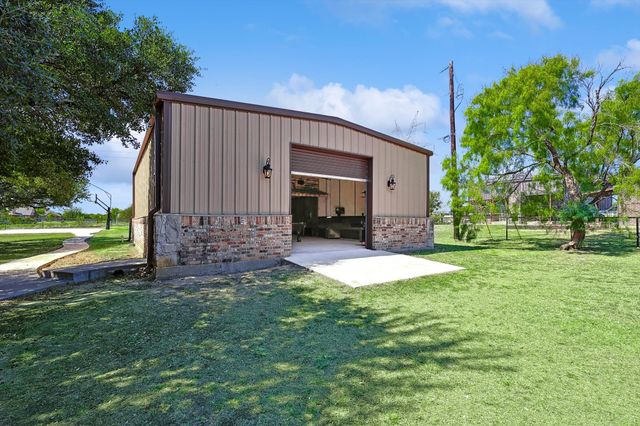 130 Antler Ridge Court, Azle, TX 76020