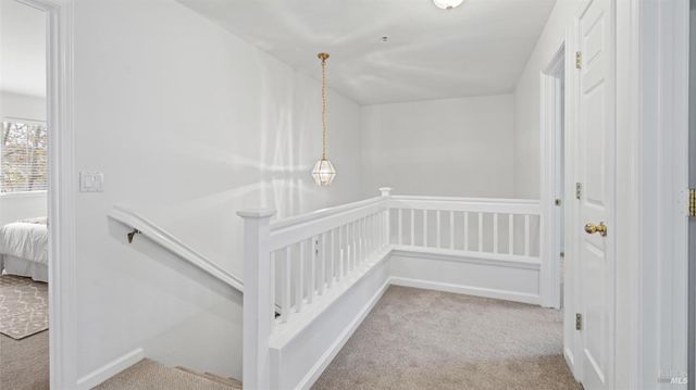 1714 Zinfandel Dr, Petaluma, CA 94954