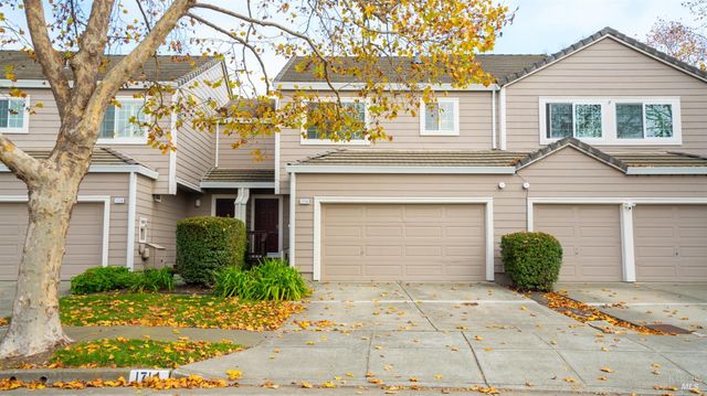 1714 Zinfandel Dr, Petaluma, CA 94954