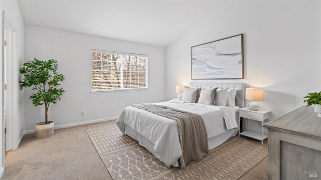 1714 Zinfandel Dr, Petaluma, CA 94954