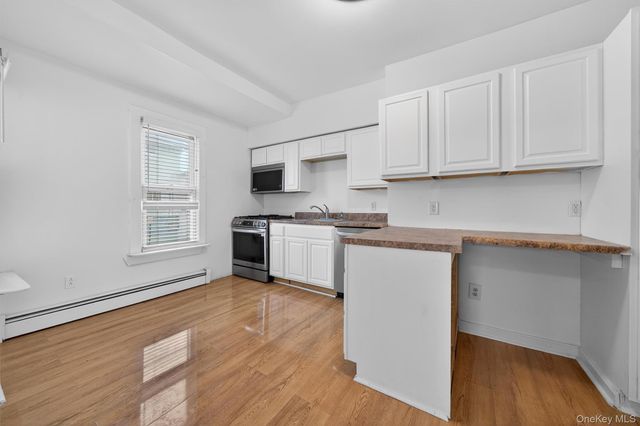 35 East Avenue, Middletown, NY 10940