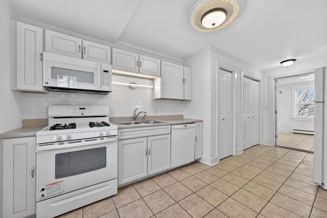 35 East Avenue, Middletown, NY 10940