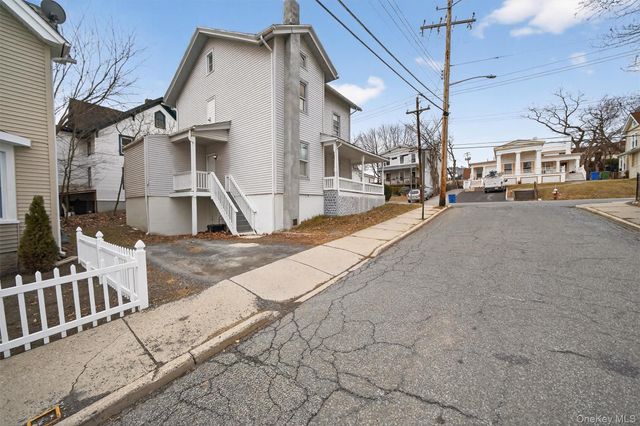 35 East Avenue, Middletown, NY 10940