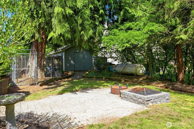 24015 SE 380th Street, Enumclaw, WA 98022