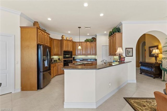 2634 Stonyhill CT, Cape Coral, FL 33991