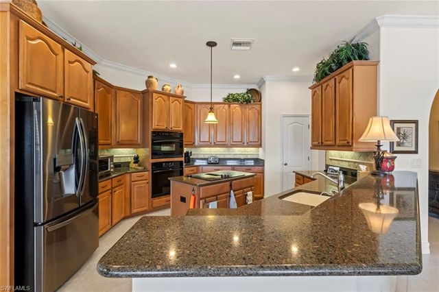 2634 Stonyhill CT, Cape Coral, FL 33991