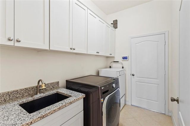 2634 Stonyhill CT, Cape Coral, FL 33991