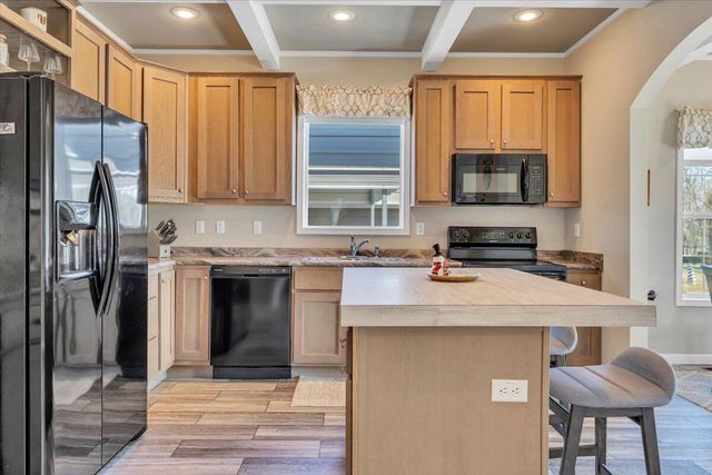 1625 Airport RD, Moneta, VA 24121