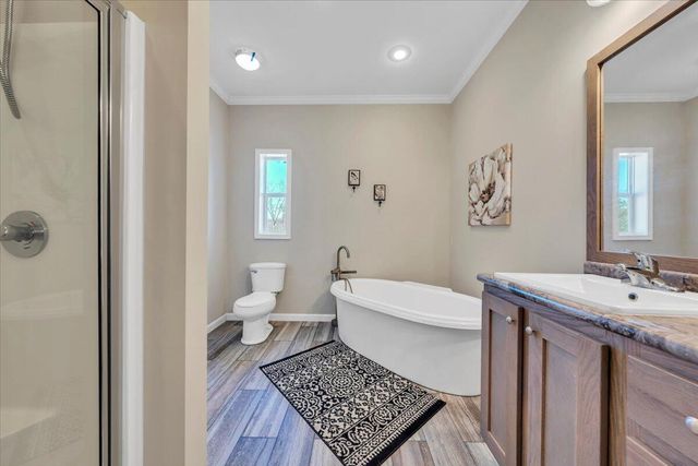 1625 Airport RD, Moneta, VA 24121