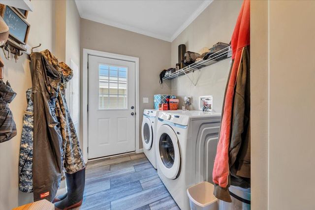 1625 Airport RD, Moneta, VA 24121