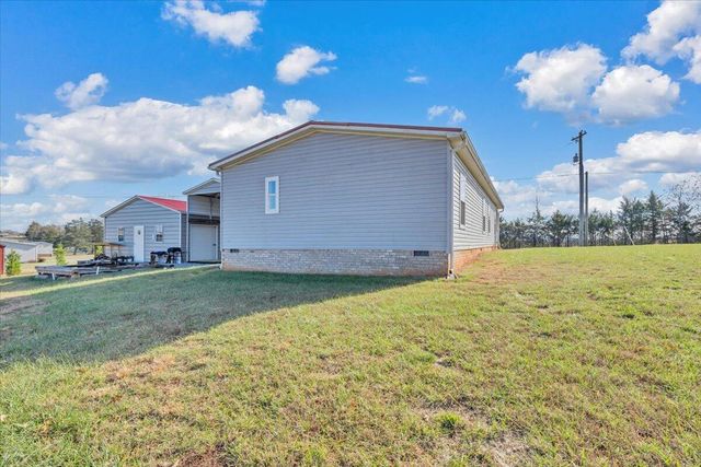 1625 Airport RD, Moneta, VA 24121