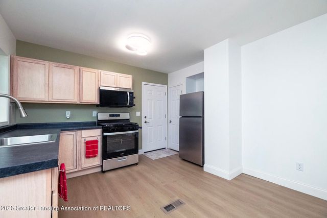 1354 Lansing Avenue, Lansing, MI 48915