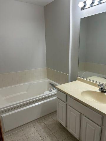 761 Dillon Court, Grayslake, IL 60030