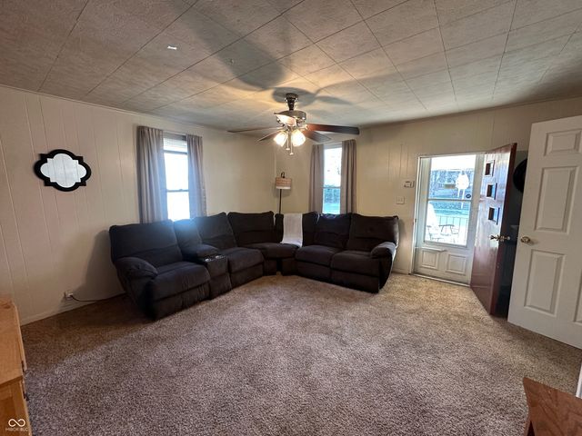 7 Beveridge Street, Greencastle, IN 46135