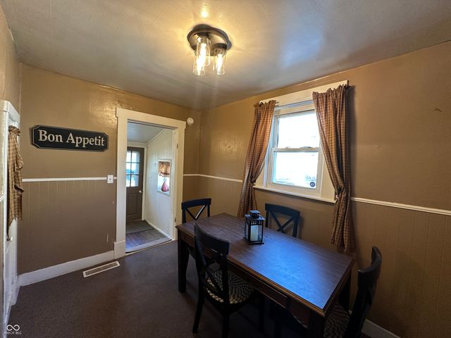 7 Beveridge Street, Greencastle, IN 46135