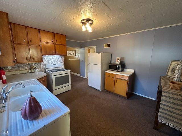 7 Beveridge Street, Greencastle, IN 46135