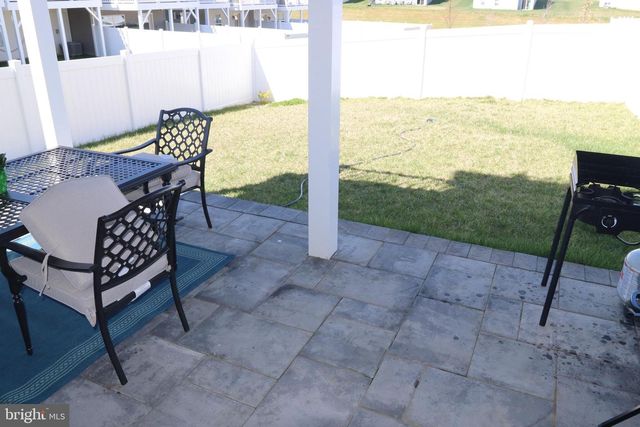 677 SEEBACK DR, Charles Town, WV 25414