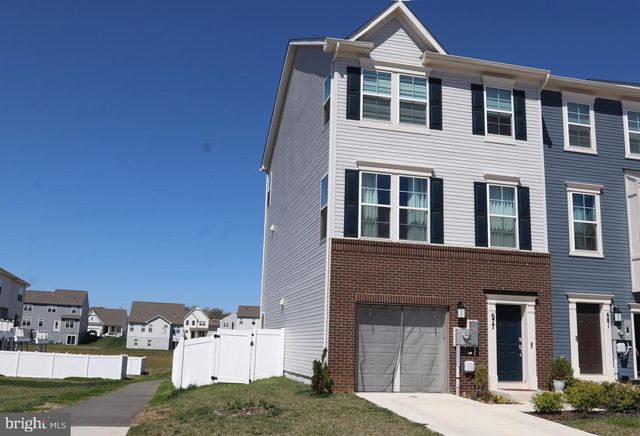 677 SEEBACK DR, Charles Town, WV 25414