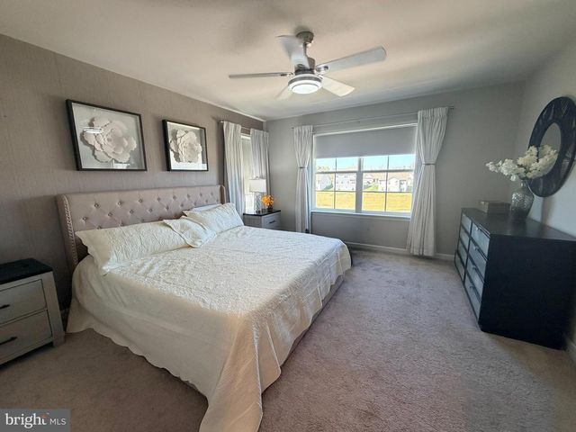 677 SEEBACK DR, Charles Town, WV 25414