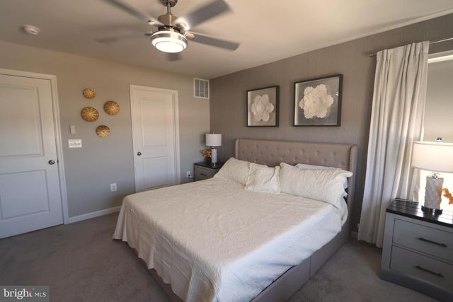 677 SEEBACK DR, Charles Town, WV 25414