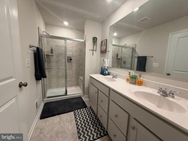 677 SEEBACK DR, Charles Town, WV 25414