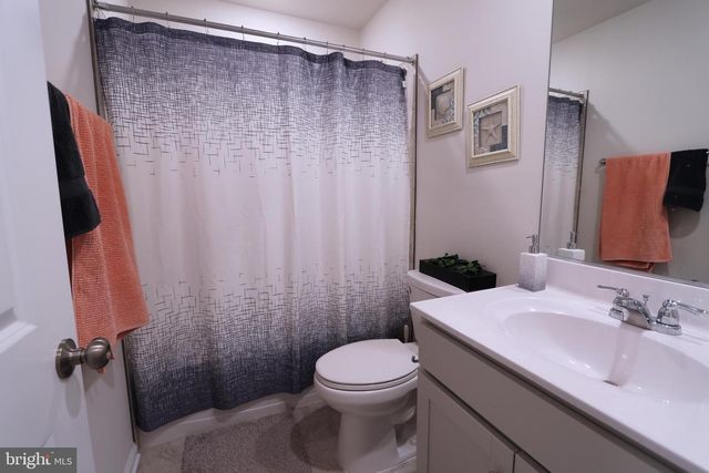 677 SEEBACK DR, Charles Town, WV 25414