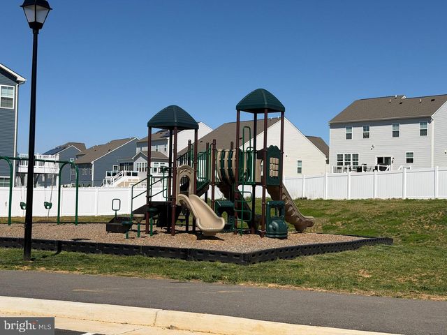 677 SEEBACK DR, Charles Town, WV 25414