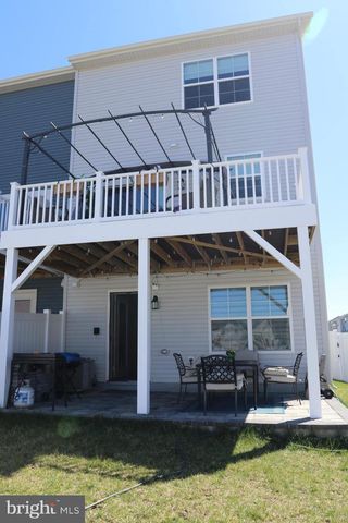 677 SEEBACK DR, Charles Town, WV 25414